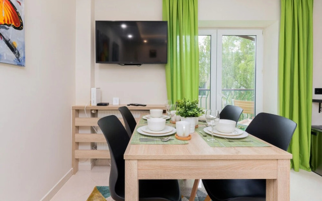 Bitwy pod Plowcami Apartment by Renters