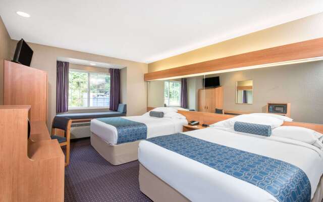 Microtel Inn & Suites by Wyndham Hazelton/Bruceton Mills