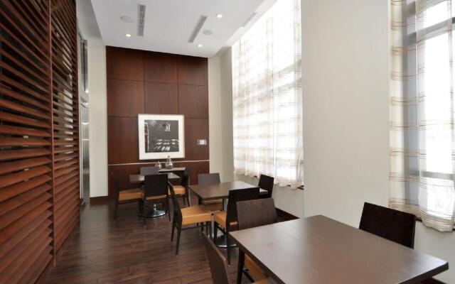 Royal Stays Furnished Apartments - Square One