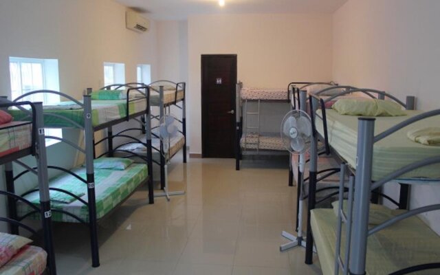 Quintana Roots Hostel