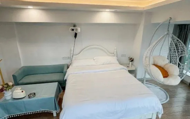 Jiasheng Apartment Hotel (East Second Ring Road Taihe Branch)