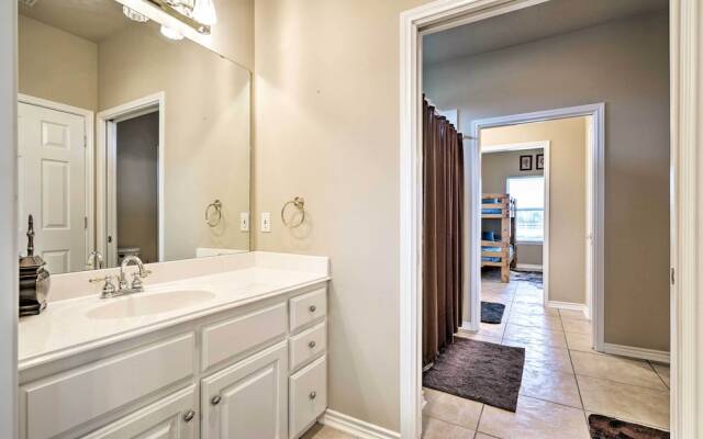 Pet-friendly Flatonia House w/ Patio & Gazebo!