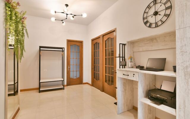 UPstairs Apart - Hostel