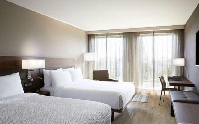 AC Hotel by Marriott Madison Downtown