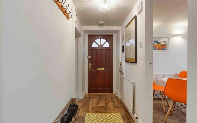 Ground Floor Apartment W/large Enclosed Garden