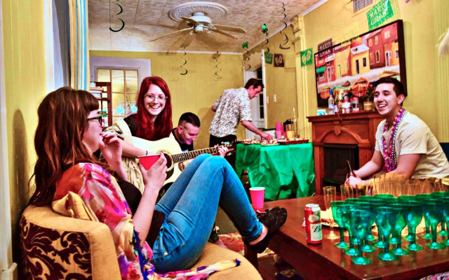 Madame Isabelle's House In New Orleans - Hostel