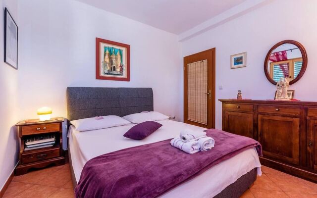 Villa Belezza With Pool, Split - Kastel Gomilica