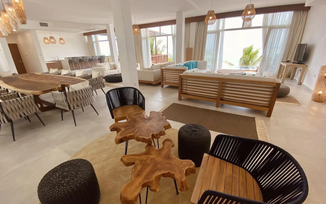 Le Mersenne Zanzibar, Autograph Collection