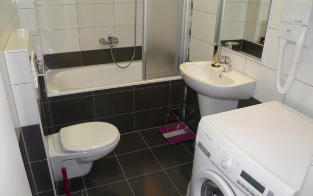 Bellus Studio Apartment