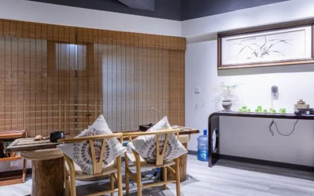 Xin Yuan Residence Hotel (Tongren High-speed Railway Station) – Balcony – Tongren