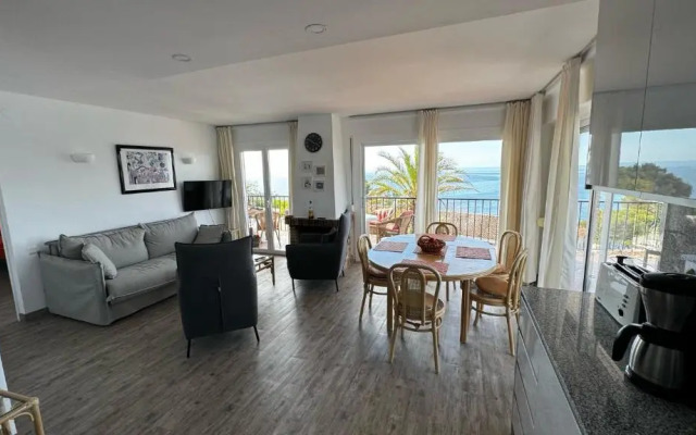 Apartamentos y Bungalows Cala Llevadó