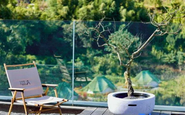 Half Hidden - Peachland Mountain Boutique Resort & Spa