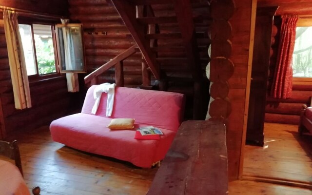 Charming Chalet with Swimming Pool in Quend