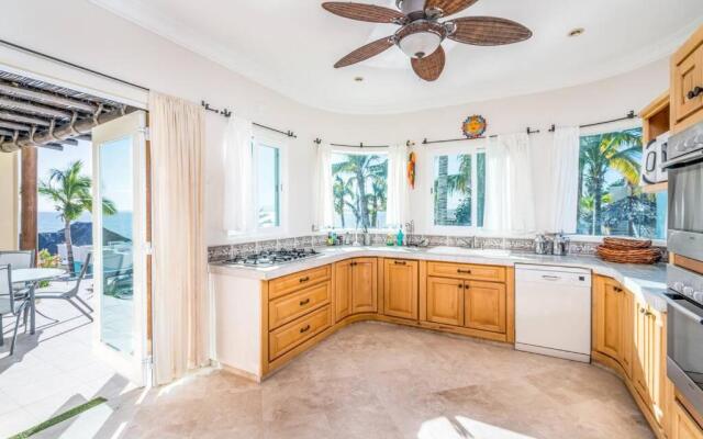 Casa Mañana Amazing Villa with Beachfront & Pool 4BR 4BA