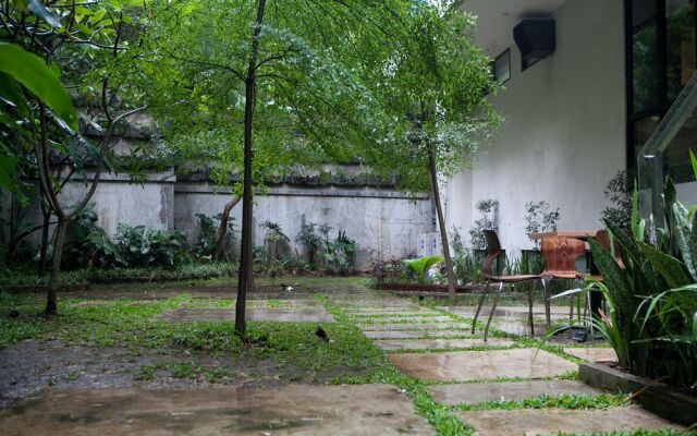 RedDoorz Plus near Bandung Station 2