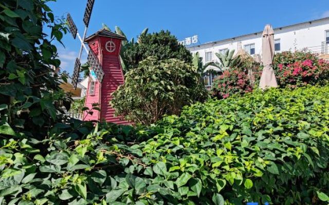 Xiamen Baihaishu Hotel (Huanghua Beach, Huandao Road)