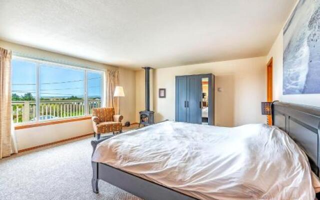 Surf Watch House in Copalis Beach