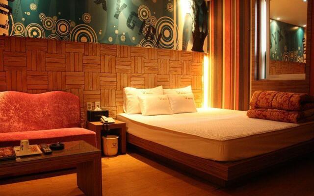 W Motel