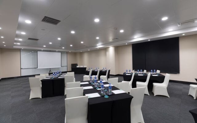 Crowne Plaza Shanghai Jinshan Hotel