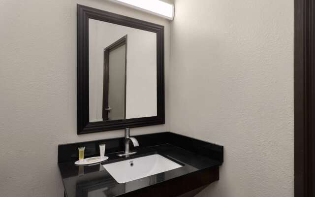 Days Inn & Suites by Wyndham Tucson/Marana