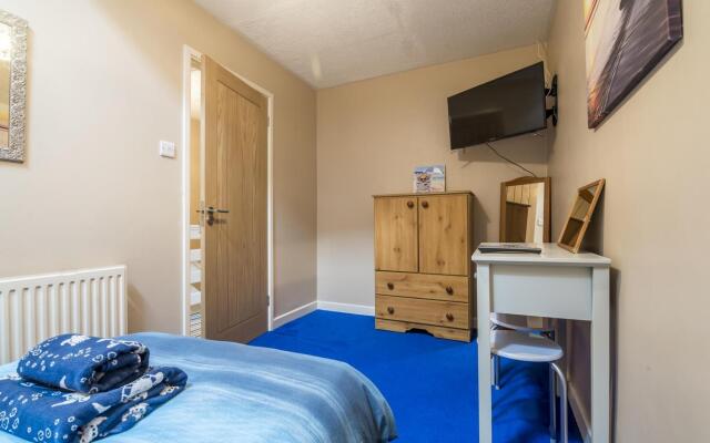 Harry's - 2 Bedroom Holiday Home - Tenby