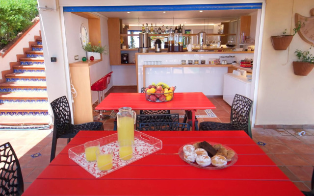 Felix Residence