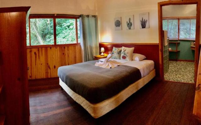 Jungle House next to Refugio la Brisa del Diablo