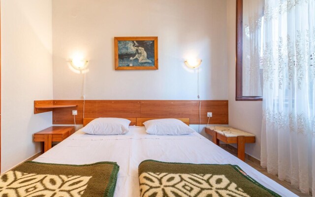 Beautiful Apartment in Zadar With 2 Bedrooms and Wifi