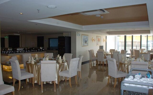 Esperado Lake View Hotel