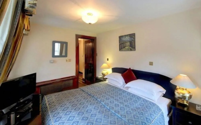 Carlton Court - Mayfair