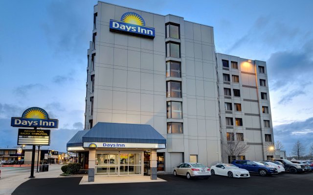 Days Inn by Wyndham Niagara Falls Near The Falls