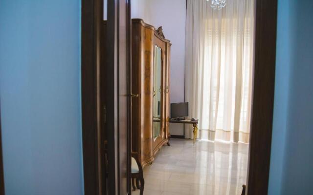 Happy Rooms in Easy House