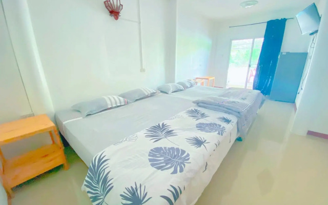 Chomlay Restaurant & Room for Rent