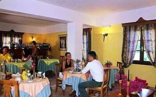 Cyclades Hotel