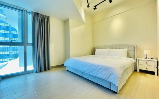 Uptown Parksuites BGC