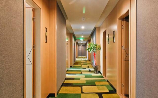 Vatica Hotel Hefei Wulidun Metro Station Yihe Building