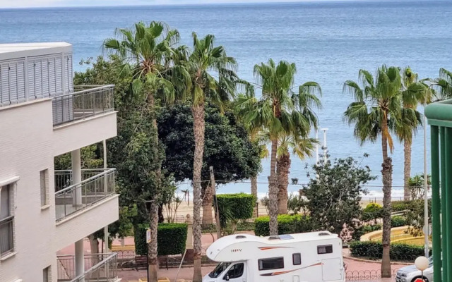 Dream Corner Facing the Sea