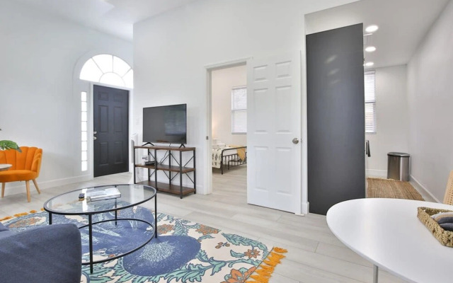 Walkable to Downtown - Casita 1