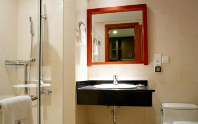 Night Life Lancaster 1br GymBarJapTown