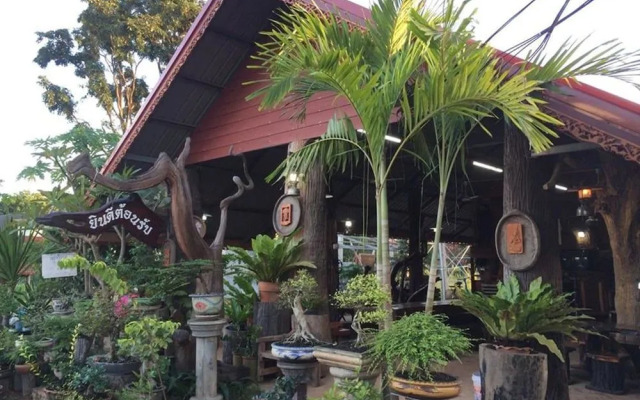 Baan Suan Phetphraewa Resort