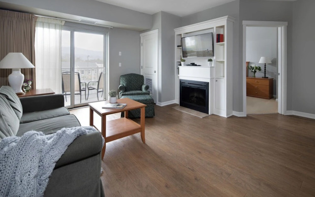 Rivertide Suites Hotel