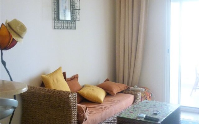 Cosy Apartment With one Room in Houmt Souk ,with Wonderful sea View, F