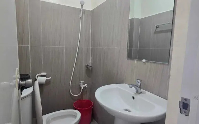 Oyo 1121 Junlyn Apartelle