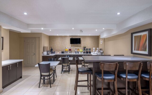 Super 8 Toronto East ON