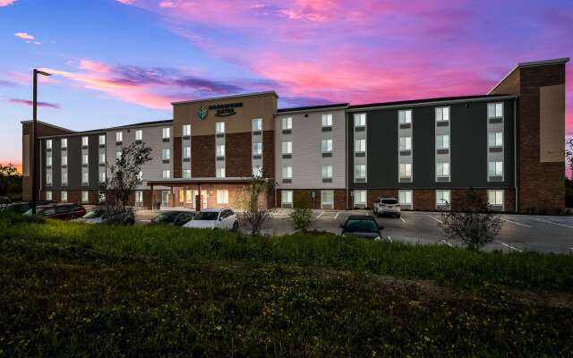 Woodspring Suites Milwaukee - Menomonee Falls