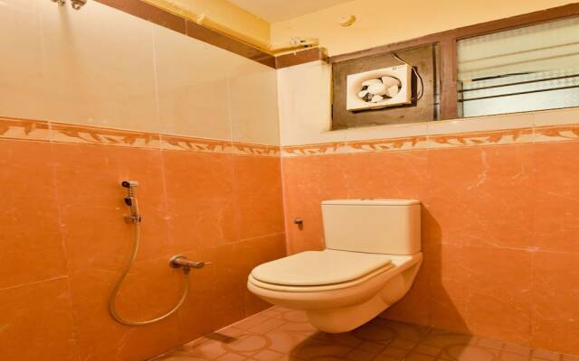 OYO 15099 New Queens Residency