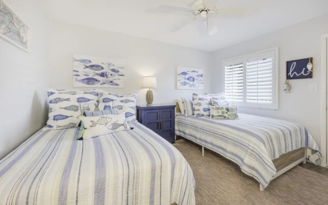 Loggerhead 282 2 Bedroom Condo by RedAwning