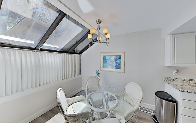 140beach 2 Bedroom Condo