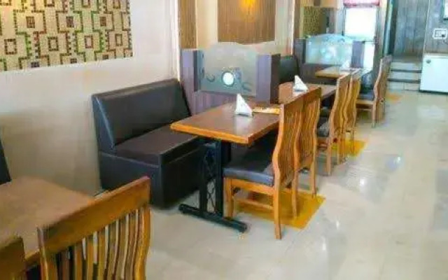 POP 80576J Vasu Hotel