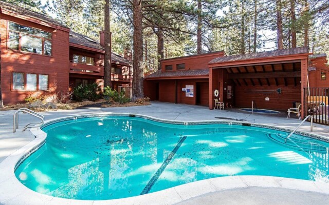 Winterset #02 - Shared Hot Tub & Pool!